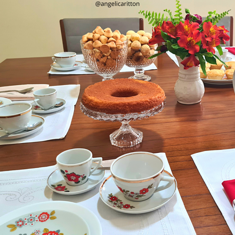 Mesa Posta para Café e Chá da Tarde