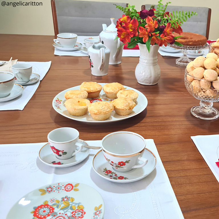 Mesa Posta para Café e Chá da Tarde