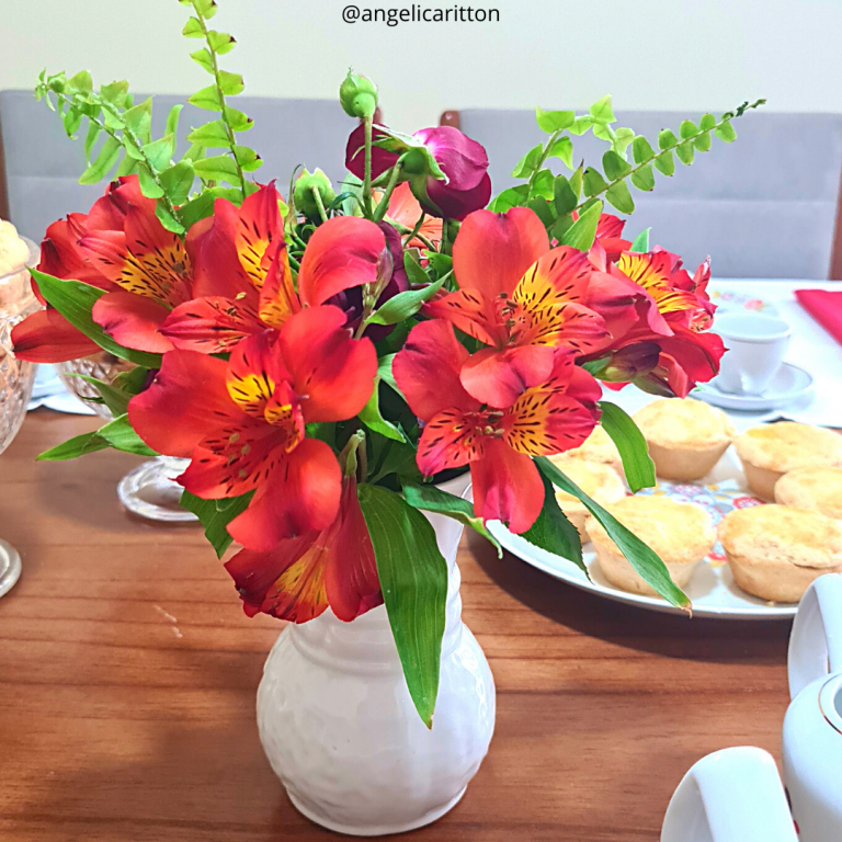 Arranjo de Flores para Chá e Café da Tarde