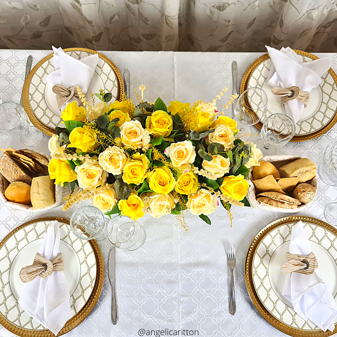 Mesa Posta de Dia das Mães em Amarelo e Bege com Decor Elegante